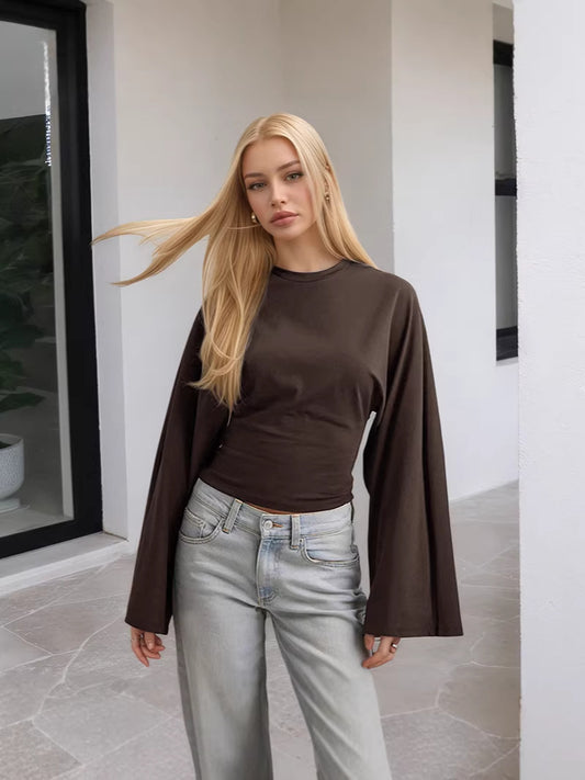 Solid-color crew-neck, regular-shoulder, long-sleeve top